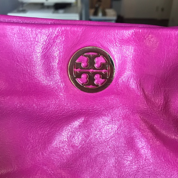 Tory Burch hand bag. - Picture 2 of 4